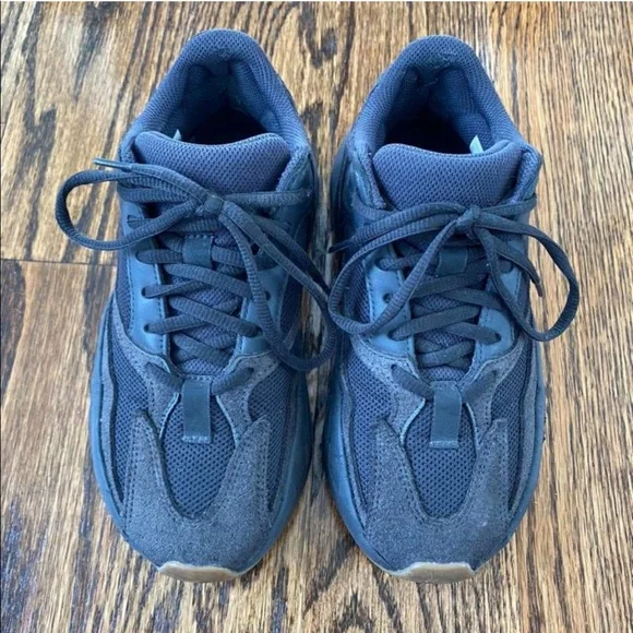 Yeezy Boost 700 in Utility Black